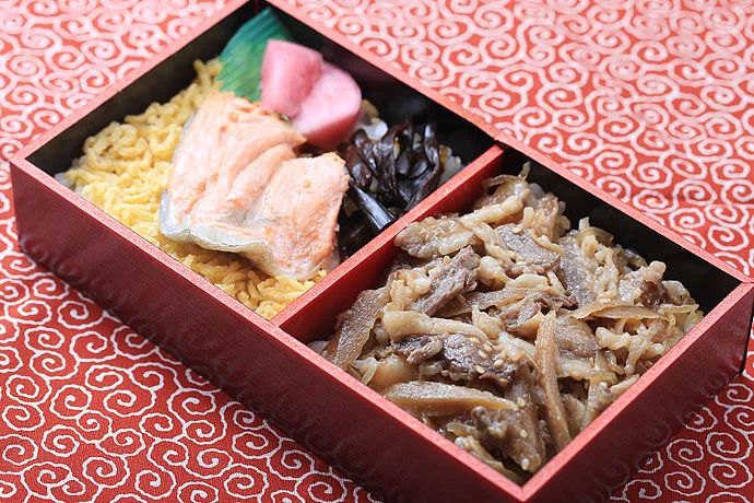 あがの姫牛と焼鮭弁当