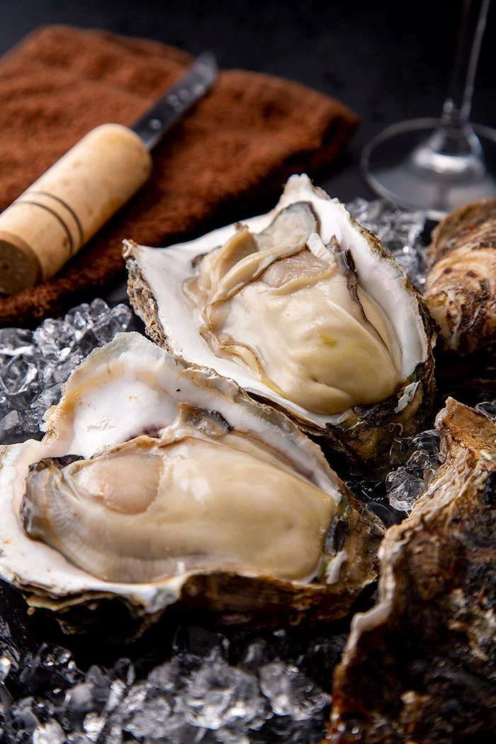 ぷりぷりの大粒岩牡蠣