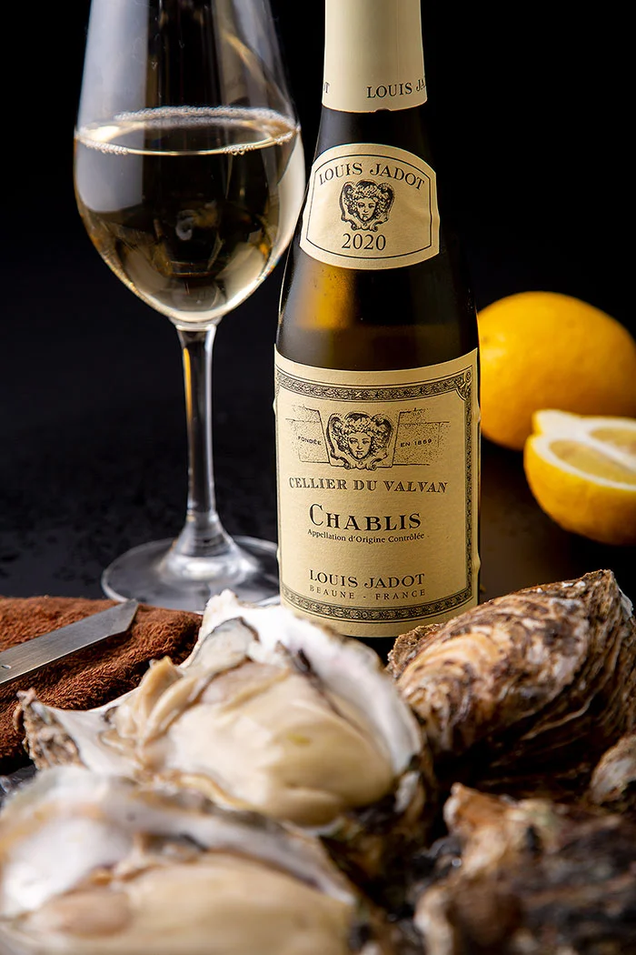 新潟の岩牡蠣には、フランスワインのシャブリをご用意しています