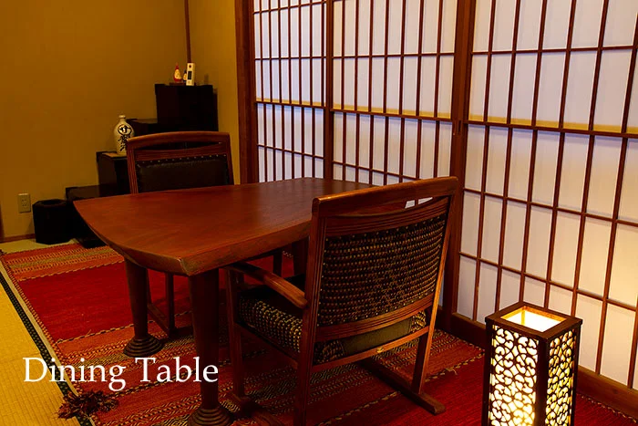 ダイニングテーブル