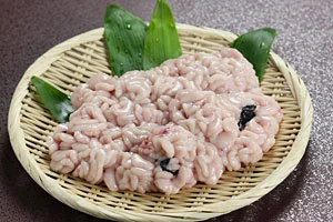 新潟佐渡の脂の乗った天然ものの刺身