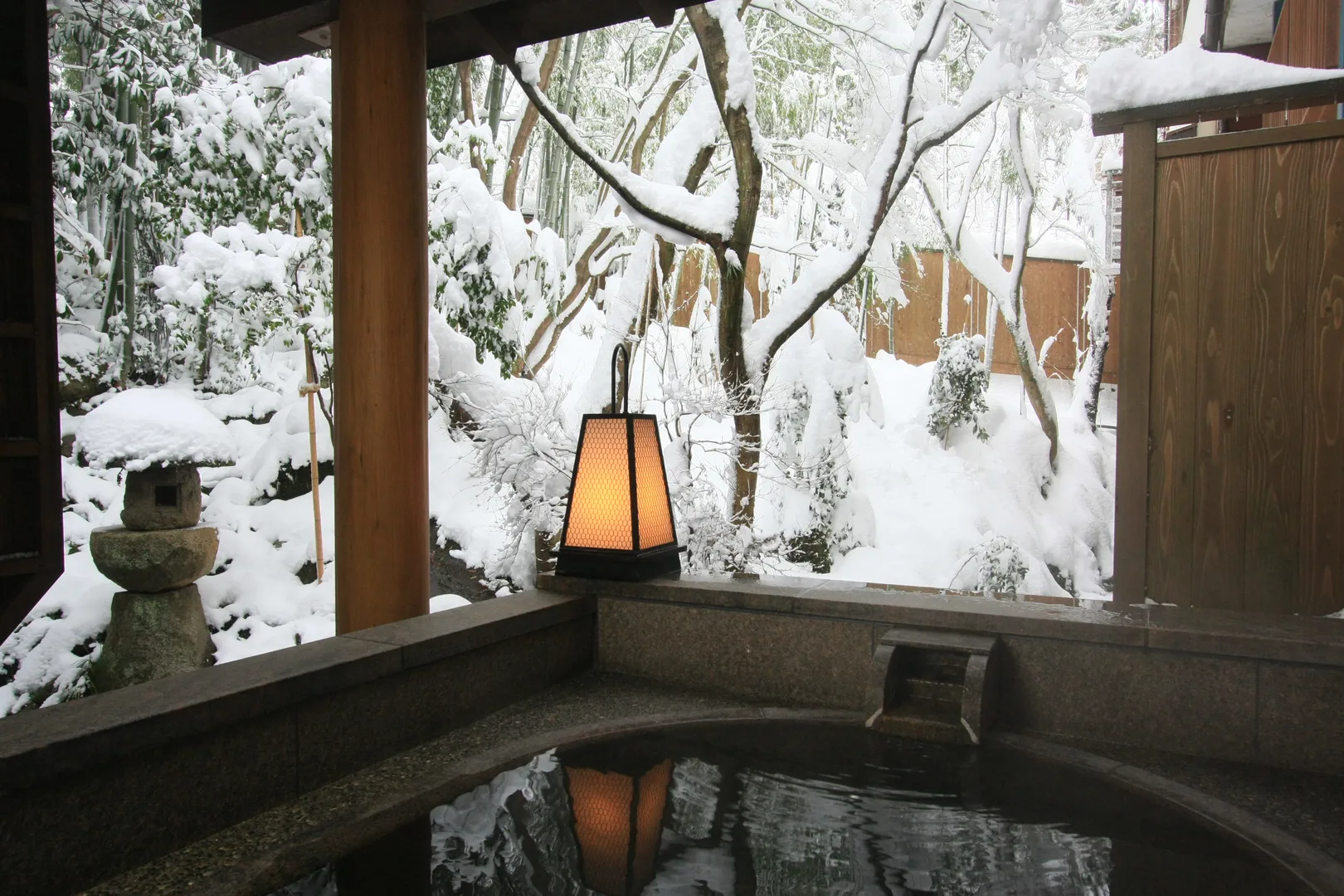 冬の村杉石の湯