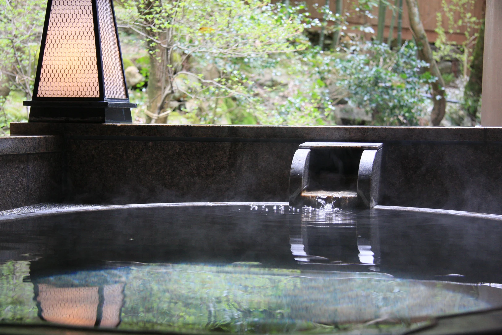 村杉石の湯の貸切露天風呂