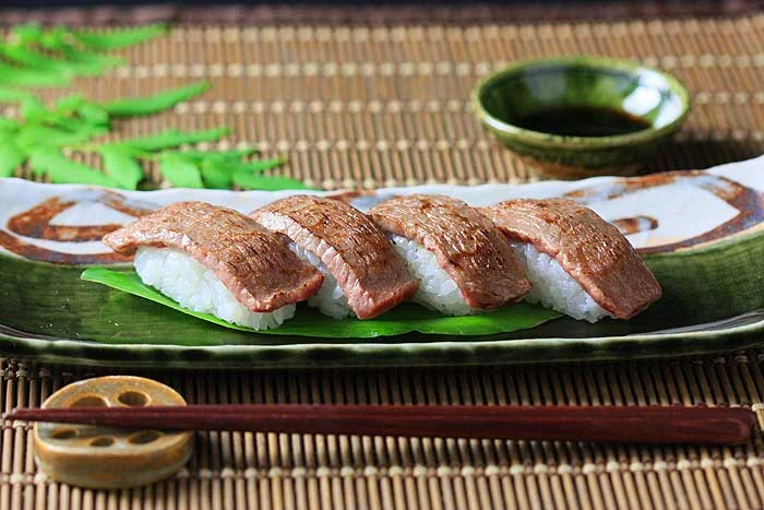 霜降り和牛にぎり鮨