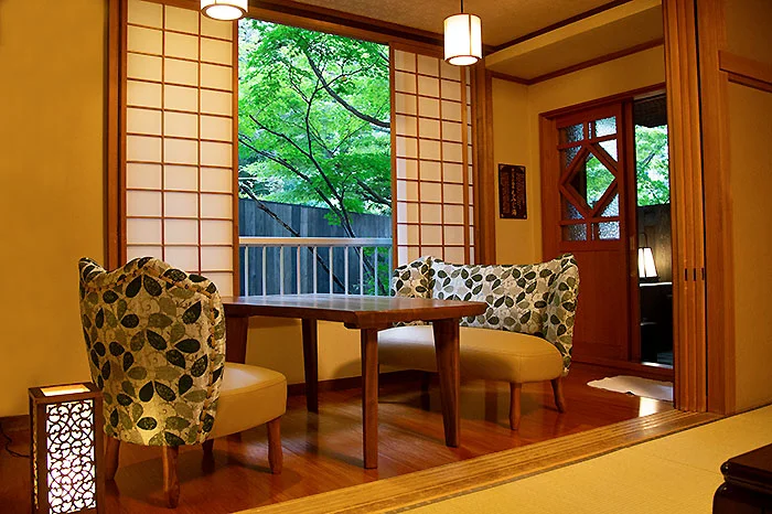 窓辺のダイニング