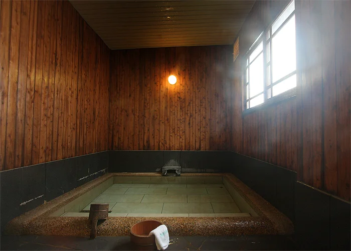 ぬる湯38℃ ラジウム温泉浴