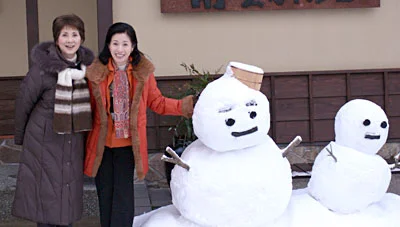 松原智恵子さんと島かおりさんと雪だるま
